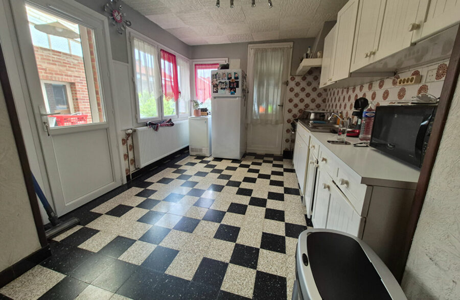 Maison semi–individuelle avec garage et jardin – Valenciennes, secteur de la Plaine