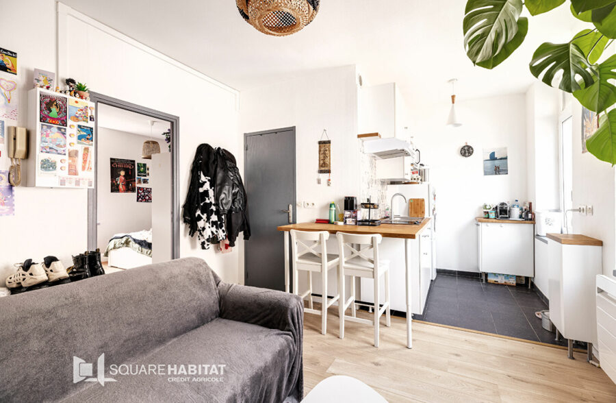 LILLE THEATRE SEBASTOPOL : T2 traversant de 32m² dernier étage