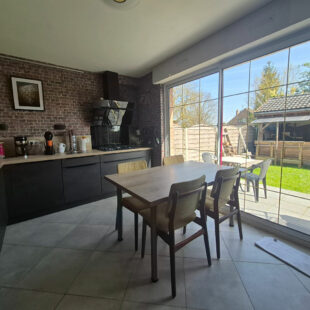 Grande maison familiale avec extérieur aménagé – Secteur calme