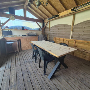 Grande maison familiale avec extérieur aménagé – Secteur calme