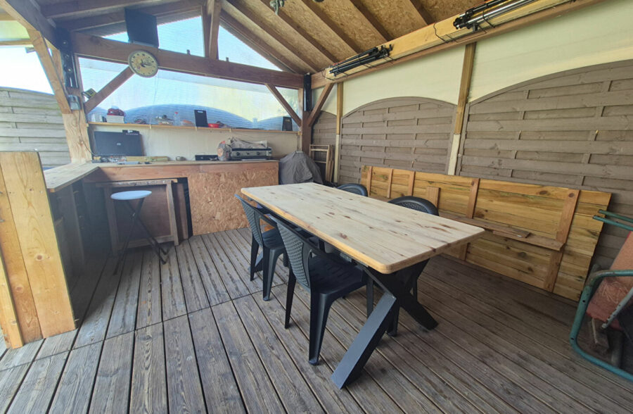 Grande maison familiale avec extérieur aménagé – Secteur calme