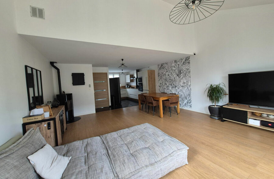 Maison de lotissement – Leers 3 chambres + suite parentale – jardin – garage + parking