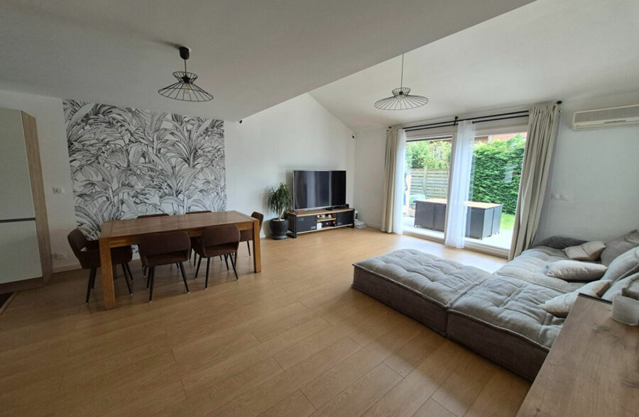 Maison de lotissement – Leers 3 chambres + suite parentale – jardin – garage + parking