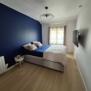 Maison de lotissement – Leers 3 chambres + suite parentale – jardin – garage + parking