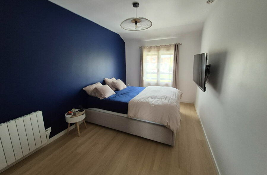 Maison de lotissement – Leers 3 chambres + suite parentale – jardin – garage + parking