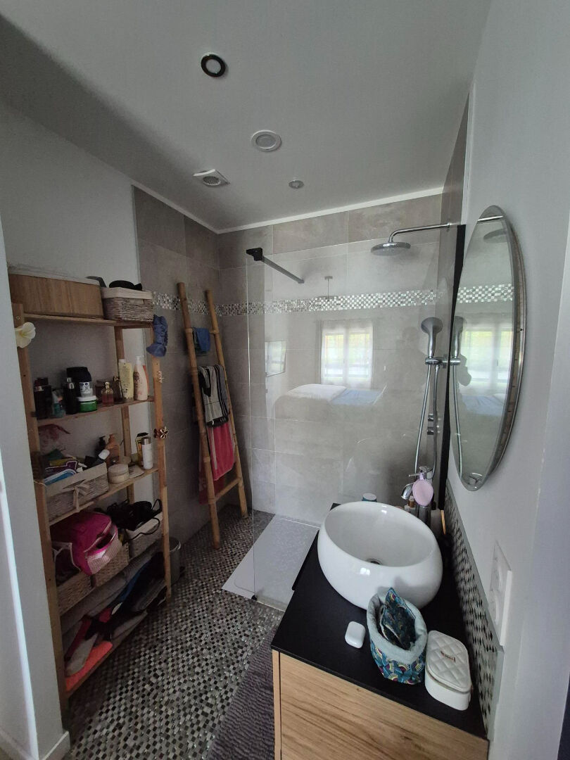 Maison de lotissement – Leers 3 chambres + suite parentale – jardin – garage + parking