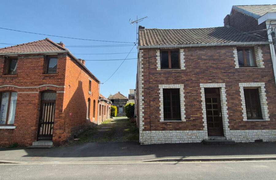 Ensemble immobilier Quievrechain env 200 m2