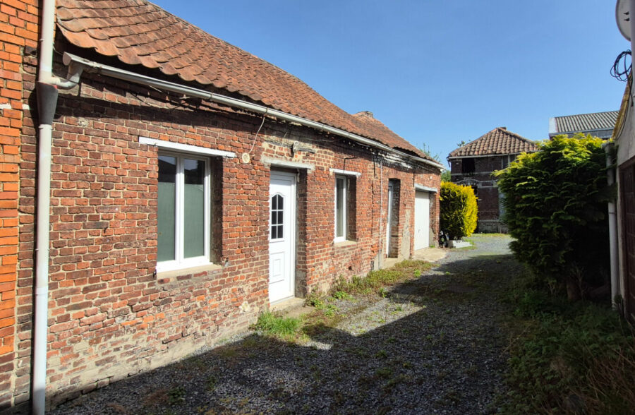 Ensemble immobilier Quievrechain env 200 m2