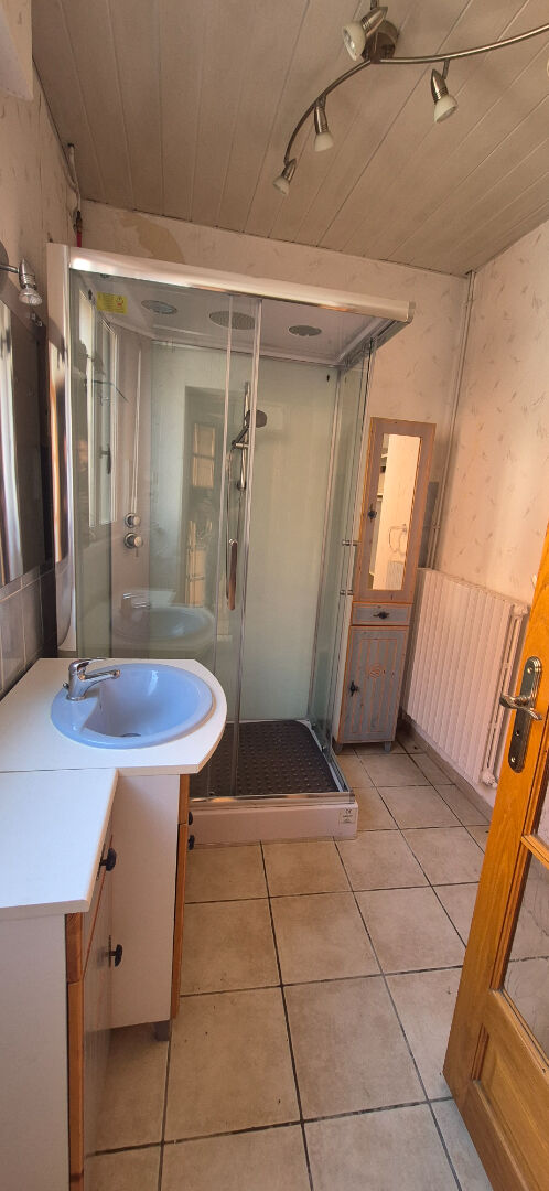 Ensemble immobilier Quievrechain env 200 m2