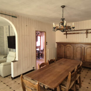 Ensemble immobilier Quievrechain env 200 m2