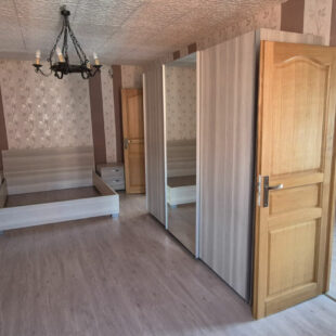 Ensemble immobilier Quievrechain env 200 m2