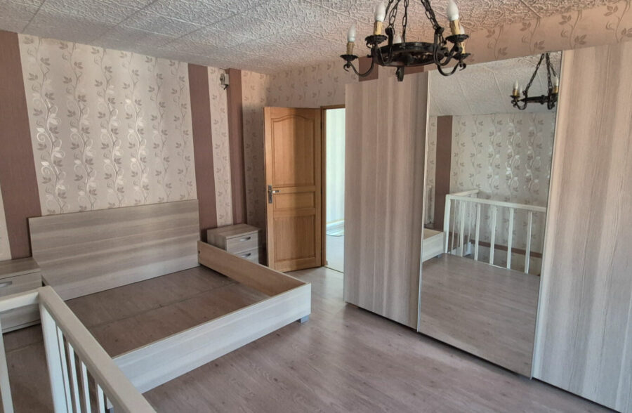 Ensemble immobilier Quievrechain env 200 m2