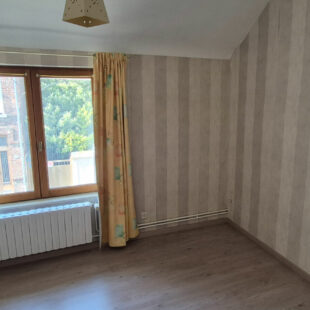 Ensemble immobilier Quievrechain env 200 m2