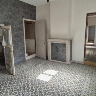 Ensemble immobilier Quievrechain env 200 m2