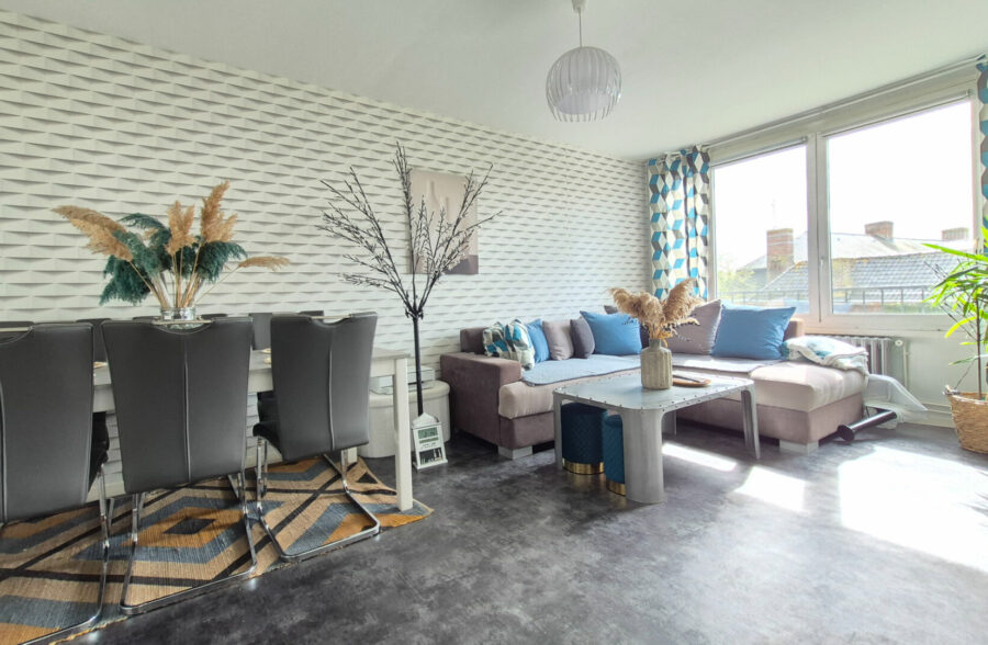 Superbe appartement  lumineux avec 3 chambres dans une résidence prisée, avec cave et stationnement