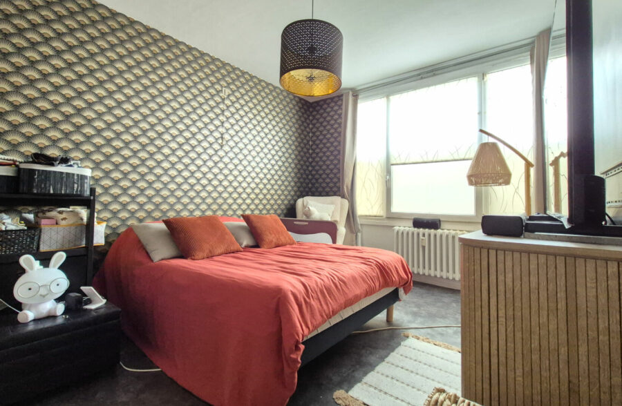 Superbe appartement  lumineux avec 3 chambres dans une résidence prisée, avec cave et stationnement