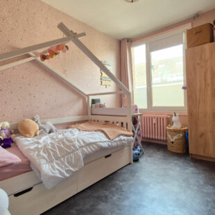 Superbe appartement  lumineux avec 3 chambres dans une résidence prisée, avec cave et stationnement