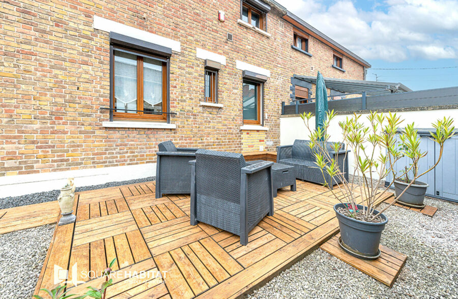 Maison semi-individuelle 3 chambres avec jardin, garage et sous-sol complet