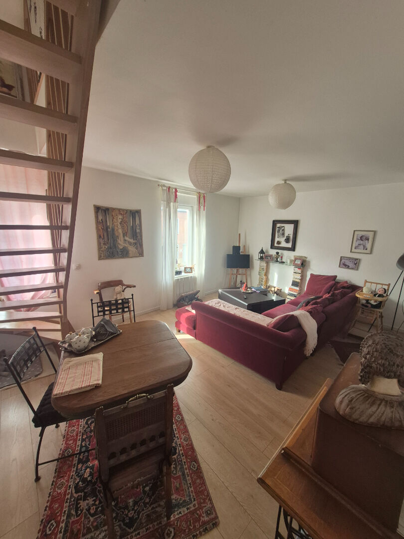 À VENDRE – IMMEUBLE MIXTE AVEC LOCAL PROFESSIONNEL ET BEAU DUPLEX – emplacement n°1