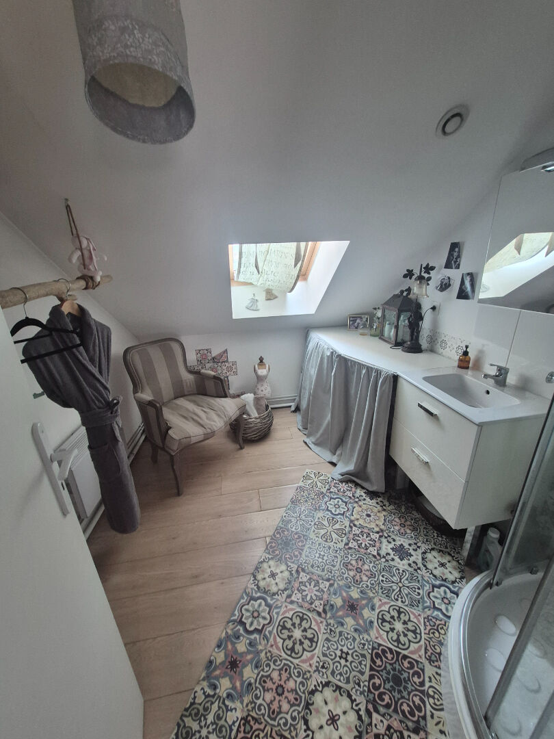 À VENDRE – IMMEUBLE MIXTE AVEC LOCAL PROFESSIONNEL ET BEAU DUPLEX – emplacement n°1