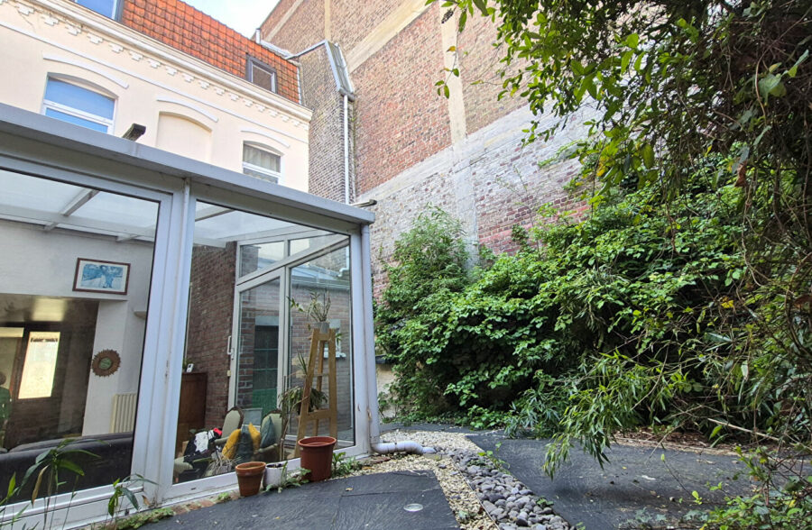 BOULEVARD GAMBETTA – A QUELQUES PAS DE LA PLACE DE LA VICTOIRE