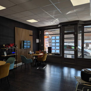 Local commercial Lens