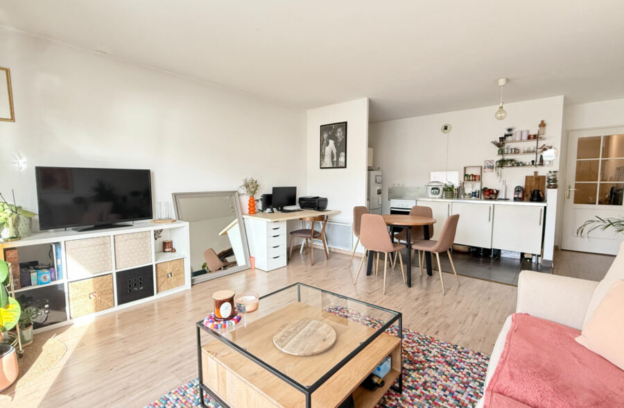 APPARTEMENT DE TYPE 2 AVEC TERRASSE, CAVE ET GARAGE