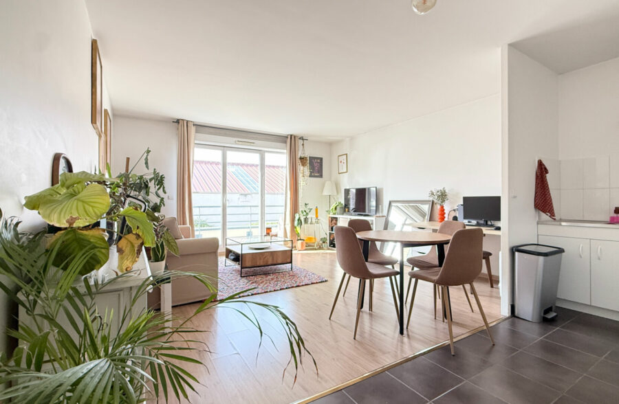 APPARTEMENT DE TYPE 2 AVEC TERRASSE, CAVE ET GARAGE