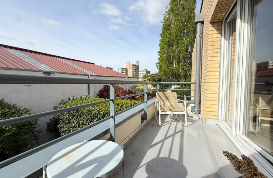APPARTEMENT DE TYPE 2 AVEC TERRASSE, CAVE ET GARAGE