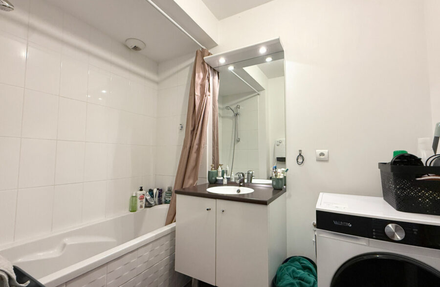 APPARTEMENT DE TYPE 2 AVEC TERRASSE, CAVE ET GARAGE