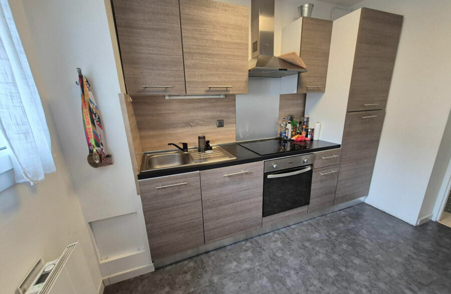 APPARTEMENT DE TYPE 2 AVEC TERRASSE, CAVE ET PARKING