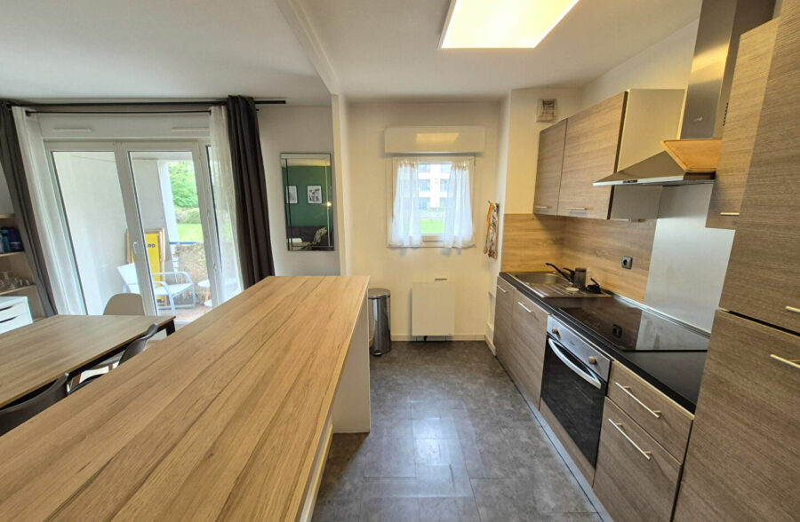 APPARTEMENT DE TYPE 2 AVEC TERRASSE, CAVE ET PARKING