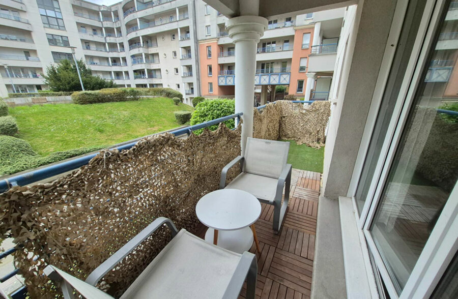 APPARTEMENT DE TYPE 2 AVEC TERRASSE, CAVE ET PARKING