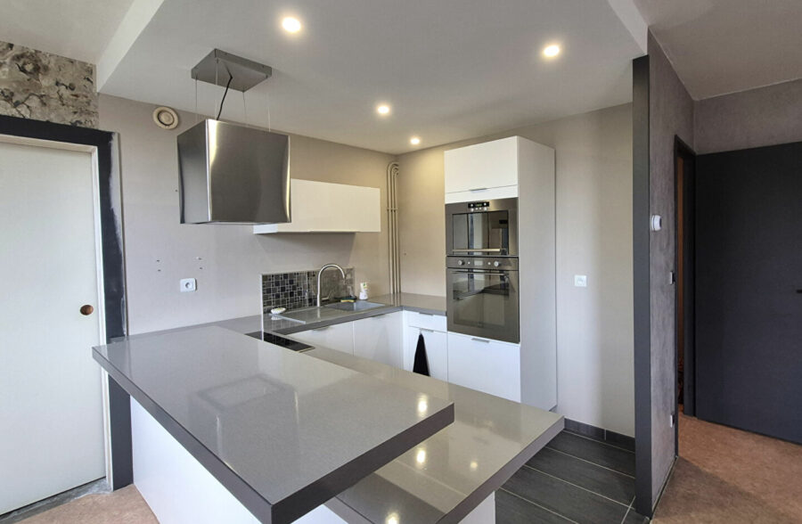 APPARTEMENT TYPE 2 AVEC BALCON ET PARKING