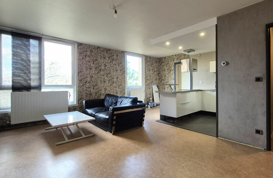 APPARTEMENT TYPE 2 AVEC BALCON ET PARKING