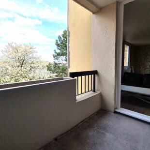 APPARTEMENT TYPE 2 AVEC BALCON ET PARKING