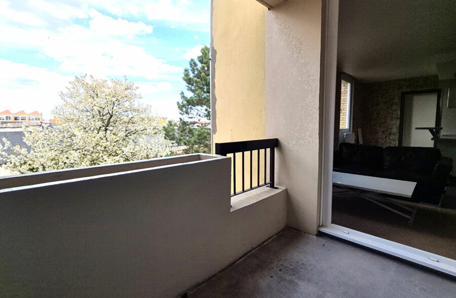 APPARTEMENT TYPE 2 AVEC BALCON ET PARKING