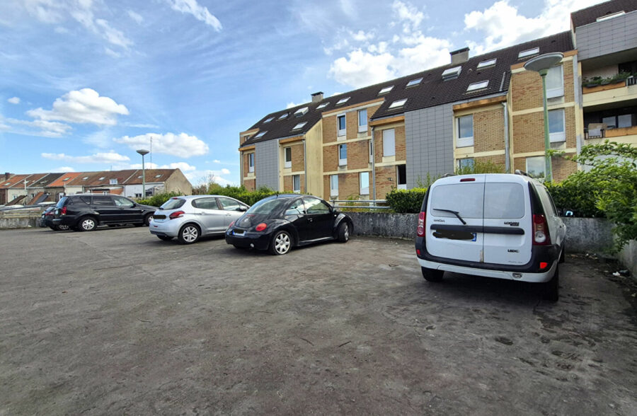APPARTEMENT TYPE 2 AVEC BALCON ET PARKING