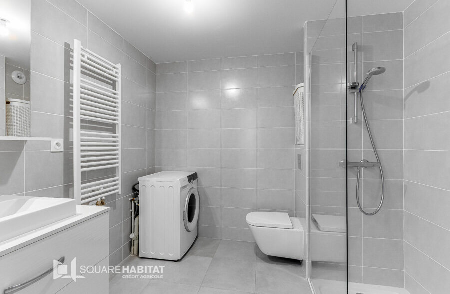 Appartement T2 La Madeleine 2 avec balcon et parking