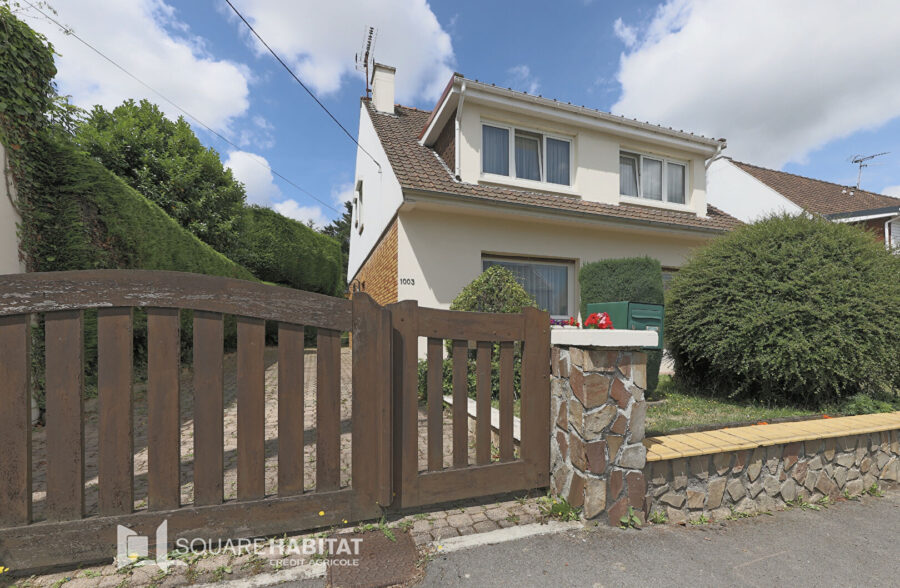 Maison individuelle, semi-plain pied 5 chambres, jardin et garage