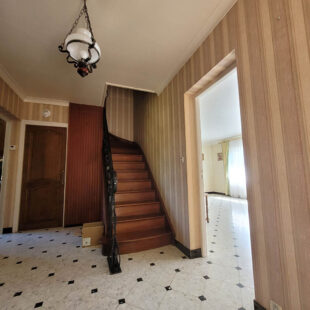 Maison individuelle, semi-plain pied 5 chambres, jardin et garage
