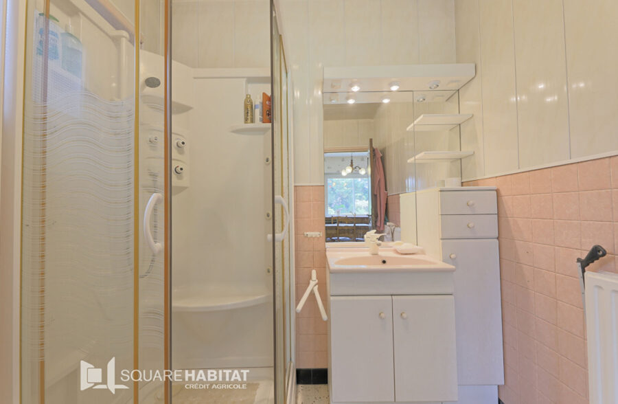 Maison individuelle, semi-plain pied 5 chambres, jardin et garage