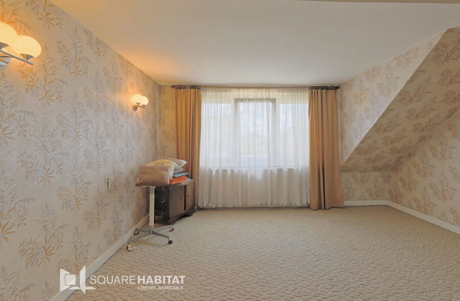 Maison individuelle, semi-plain pied 5 chambres, jardin et garage