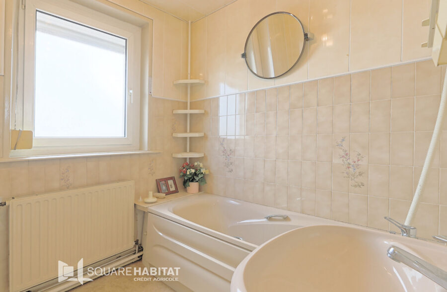 Maison individuelle, semi-plain pied 5 chambres, jardin et garage