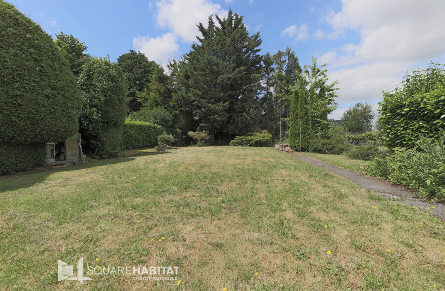 Maison individuelle, semi-plain pied 5 chambres, jardin et garage