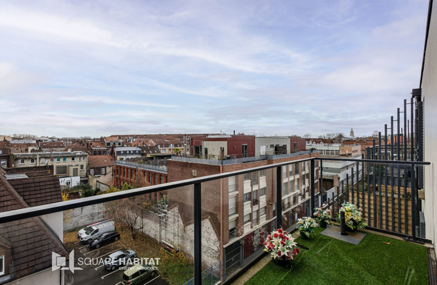 EXCLUSIVITÉ LILLE MOULINS : T2 AVEC EXTERIEUR ET PARKING