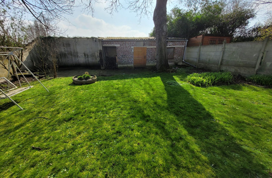 LILLE SAINT MAURICE PELLEVOISIN MAISON  EN SEMI PLAIN PIED AVEC GARAGE ET JARDIN