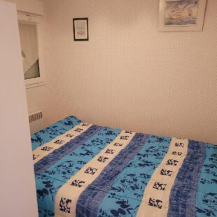 Face mer au troisième étage appartement deux pièces avec cave et parking <small> Sous compromis </small>