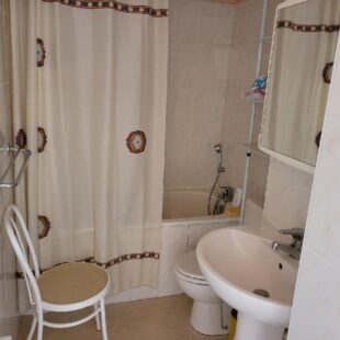 Face mer au troisième étage appartement deux pièces avec cave et parking <small> Sous compromis </small>