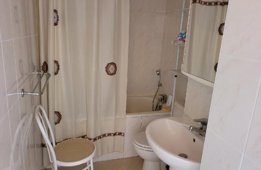 Face mer au troisième étage appartement deux pièces avec cave et parking <small> Sous compromis </small>